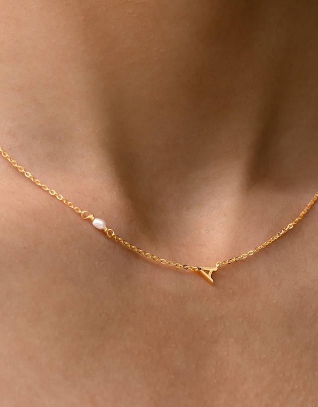 SAINT VALENTINE - Pearl Letter Necklace - Gold