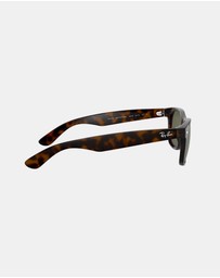 Ray-Ban - New Wayfarer Classic Polarised RB2132