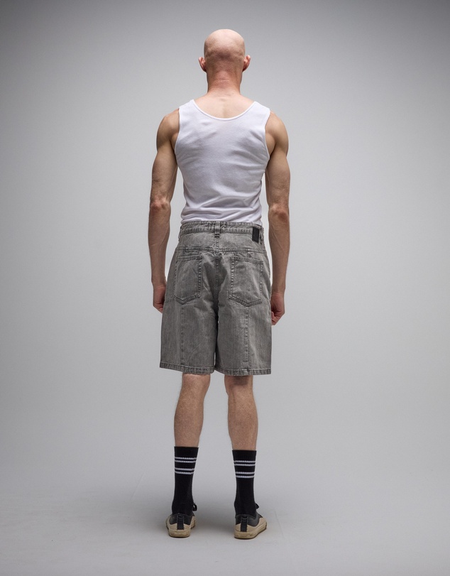 Former - DISTEND SEAM JEAN SHORT // WASHED GREY