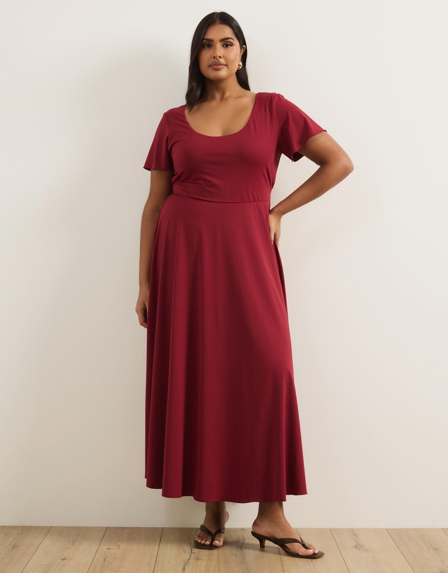 Atmos&Here Curvy - Jersey Maxi Dress With Flutter Sleeves