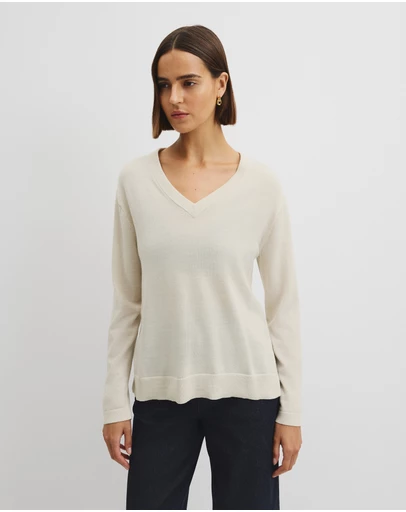 Country Road - Lightweight Merino Wool V-neck Knit