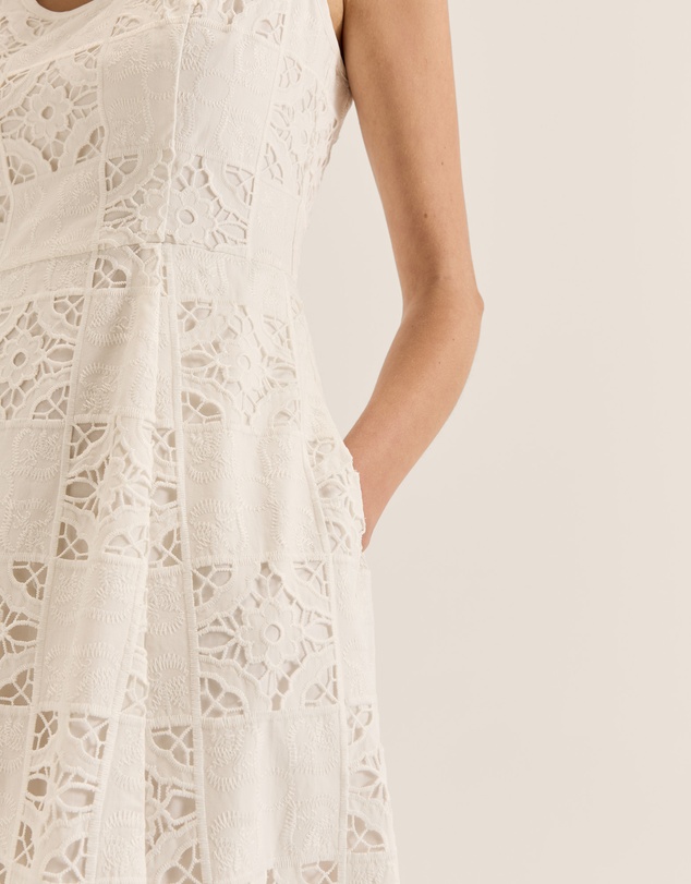 Review - Noosa Embroidered Midi Dress