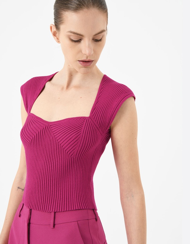 Forcast - Mara Heart Neck Knit Top