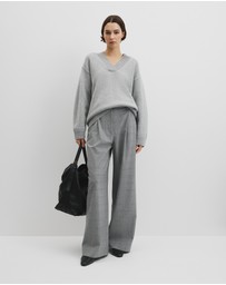 Country Road - Extrafine Merino Longline V-neck Neck Knit