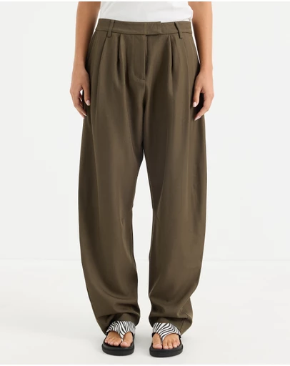 Calli - Remi Tailored Barrel Leg Pants
