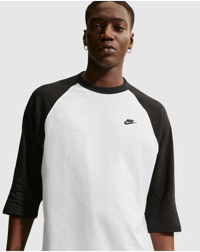 Nike - Sportswear Club 3/4-Sleeve Raglan Top
