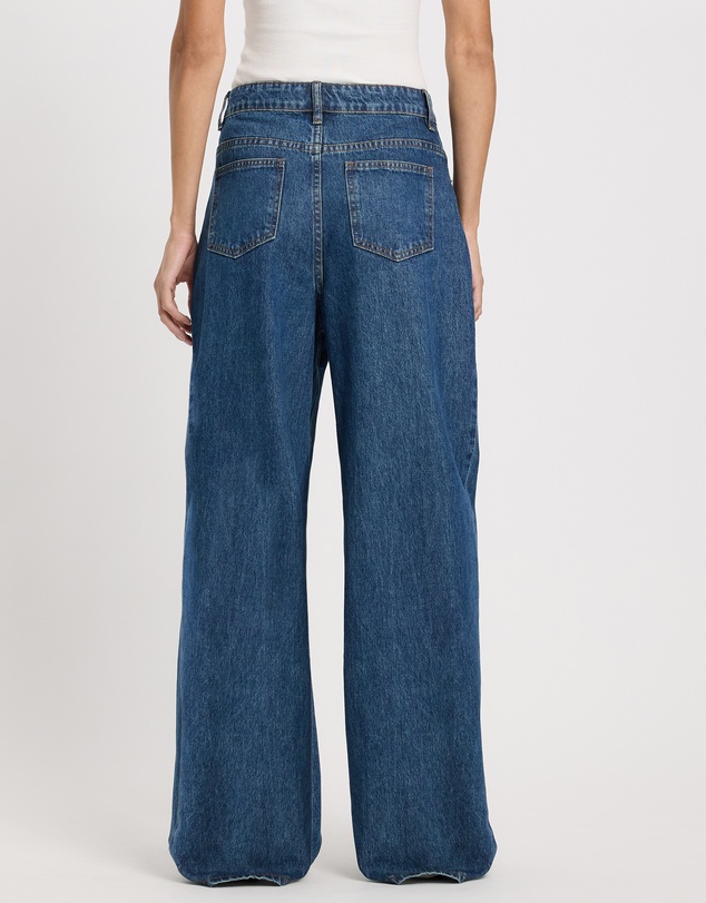Calli - Pleat Wide Jeans