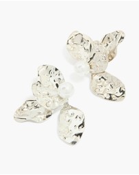 Lovisa - Waterproof Stainless Steel Pearl Large Flower Stud Earrings