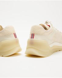Hunter - Travel Trainers - Women's