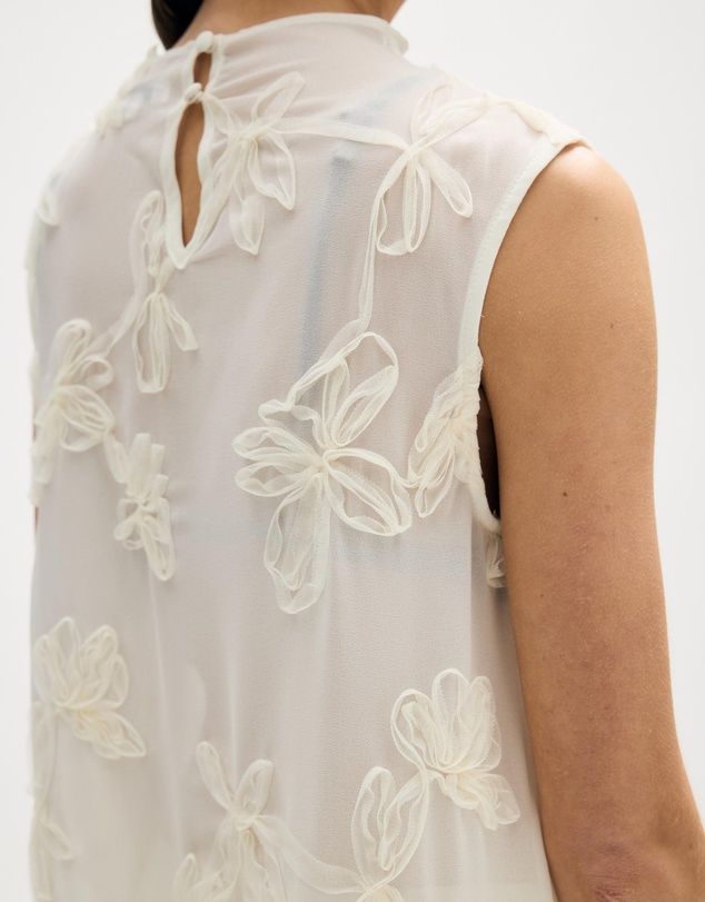 Minima Esenciales - Maelle Floral Applique Top