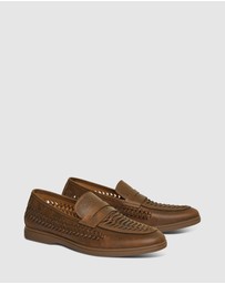 yd. - Matteo Lattice Shoe