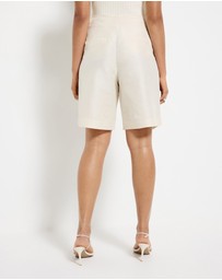 Commonry - Pleat Front Short