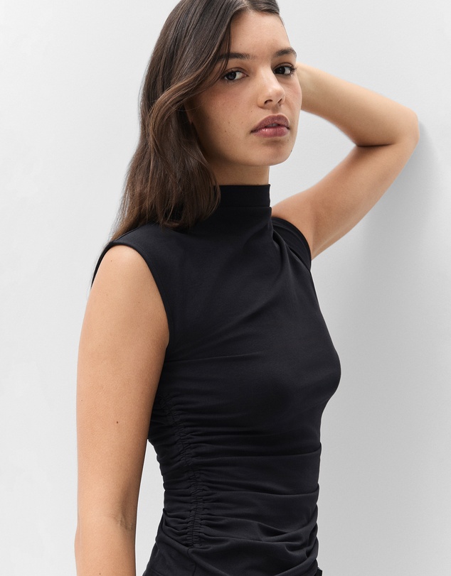 UNISON - Mock Neck Sleeveless Tee