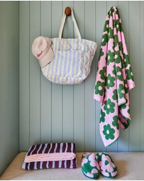 Mosey Me - Flowerbed Towel Sheet