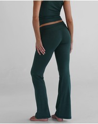 Leelo Active - The Lounge Flare Sweatpants - ICONIC EXCLUSIVE