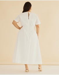 Atmos&Here Curvy - Maya Pleat Maxi Dress