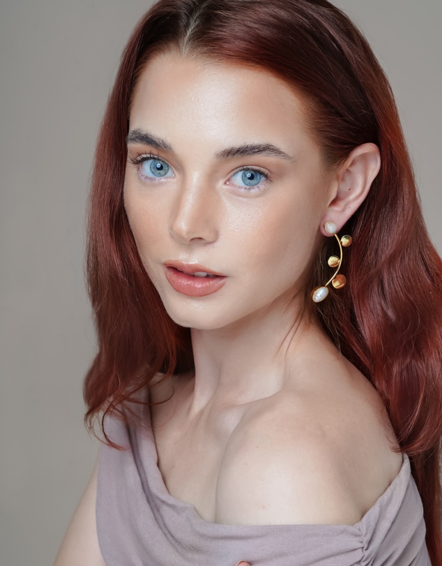 Meshca - Pearl Arc Earrings