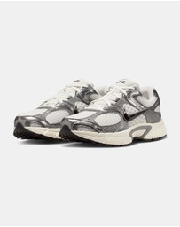 Nike - Nike V5 RNR - Men's