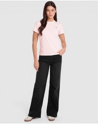 GUESS - GUESS JEANS Mini Triangle Short Sleeve Logo Tee