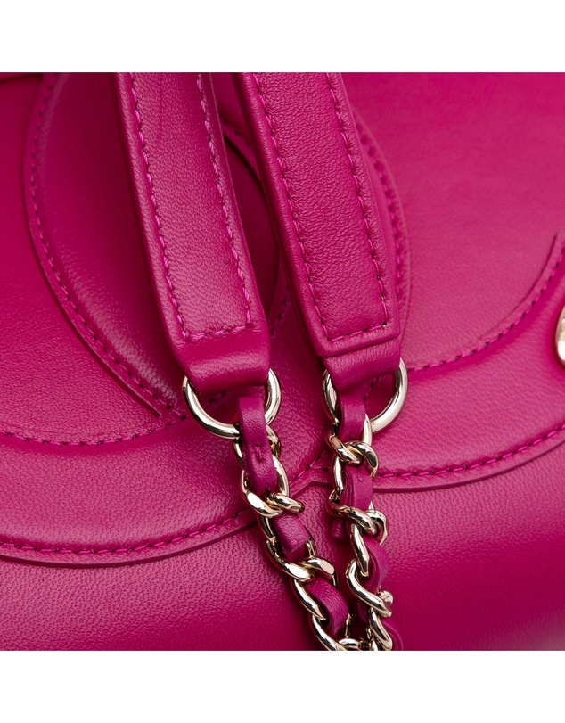 Pre-Loved by Azura Reborn - Pre-Loved chanel Leather Shoulder Bag with Flap Closure and Chain-Link Shoulder Strap