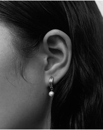 Kirstin Ash - Solace Pearl Hoops