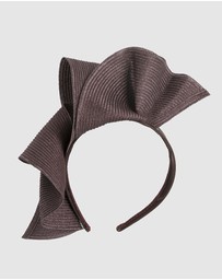 Max Alexander - Large Wavy Chocolate Racing Fascinator