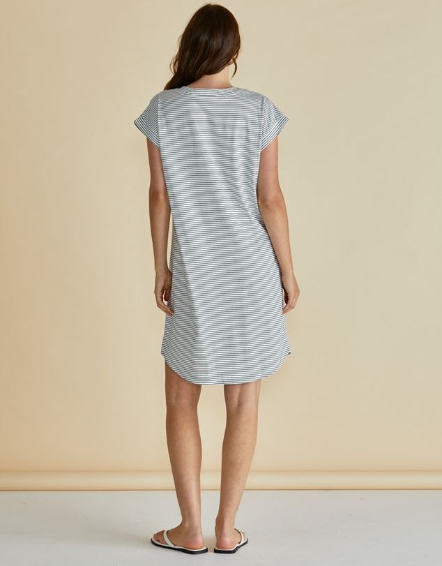 Betty Basics - Daphne V-Neck Dress