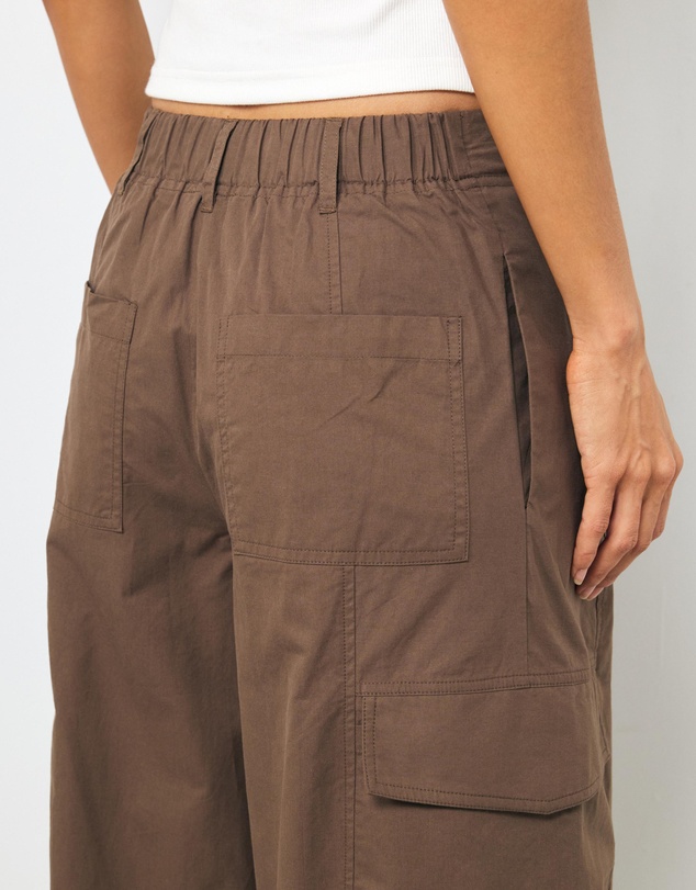AERE - Organic Cotton Cargo Barrel Pants