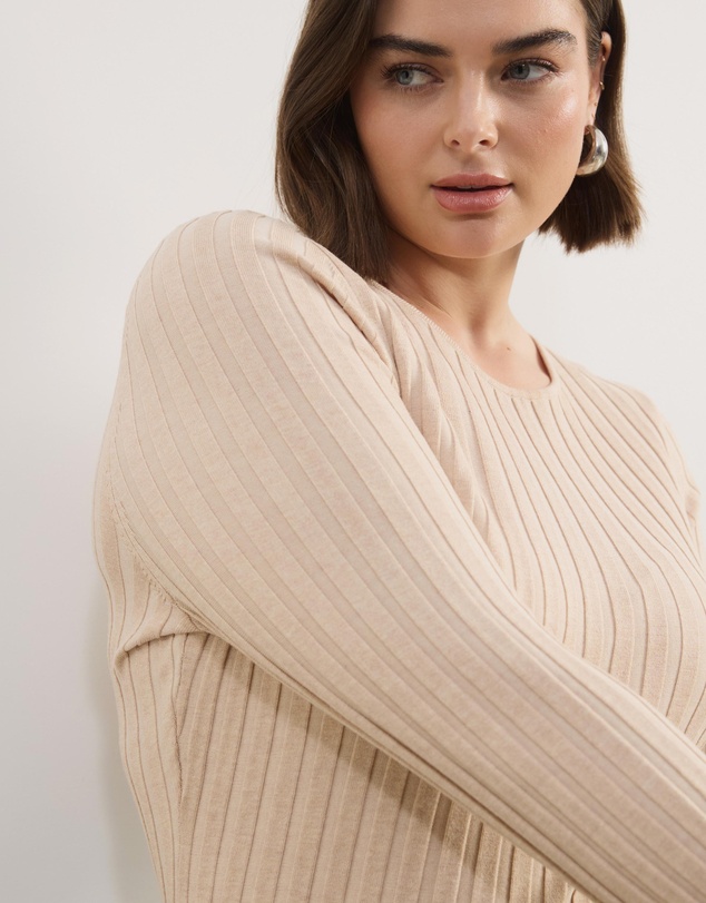 Atmos&Here Curvy - Rumi LS Fitted Rib Knit Top