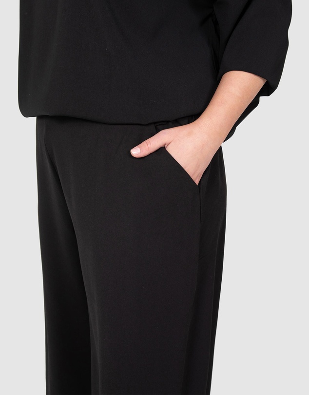 Love Your Wardrobe - Livia Crop Straight Leg Pants