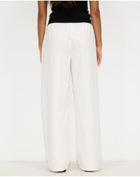 Dazie - Shell Balloon Fit Pants