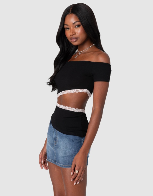 EDIKTED - Annaise Off Shoulder Cut Out Top