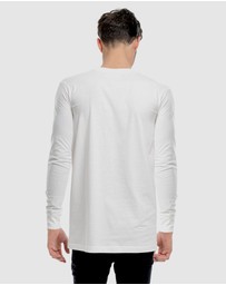 DVNT - Classic Embroidery Long Sleeve Tee