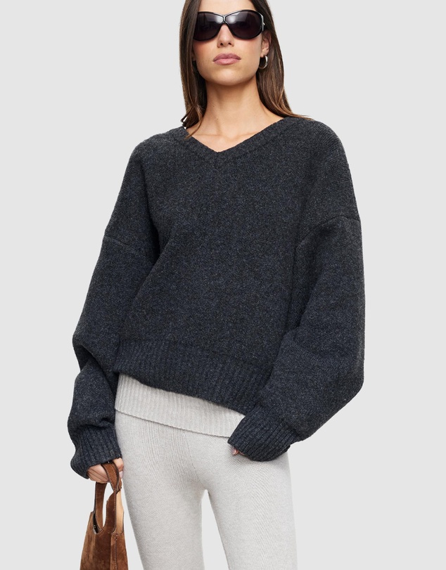 Lioness - Dolce V-Neck Knit Jumper