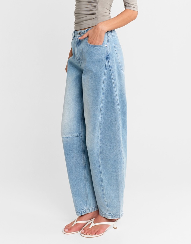 Madison The Label - Cora Barrel Jeans