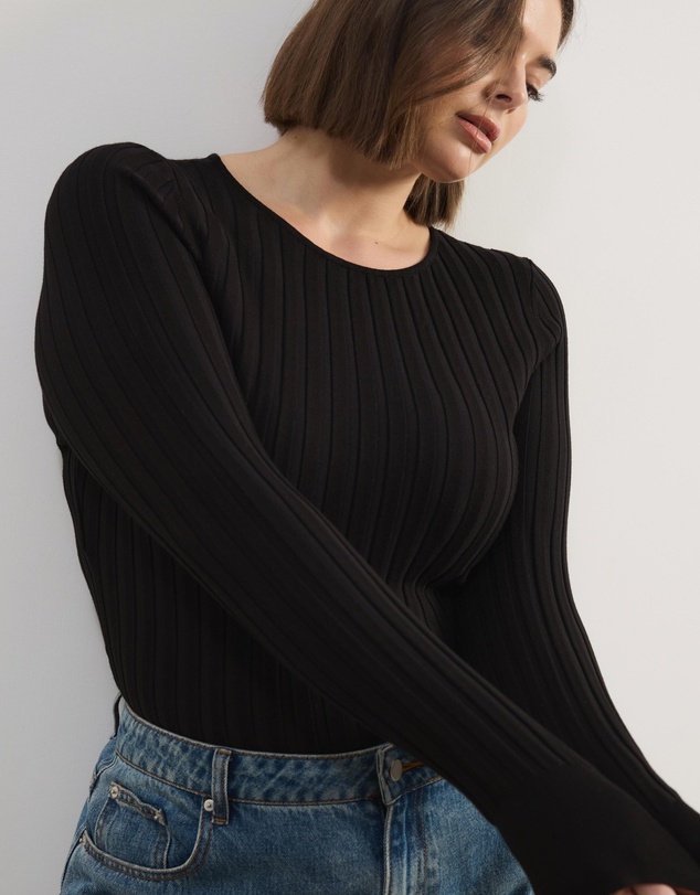 Atmos&Here Curvy - Rumi LS Fitted Rib Knit Top