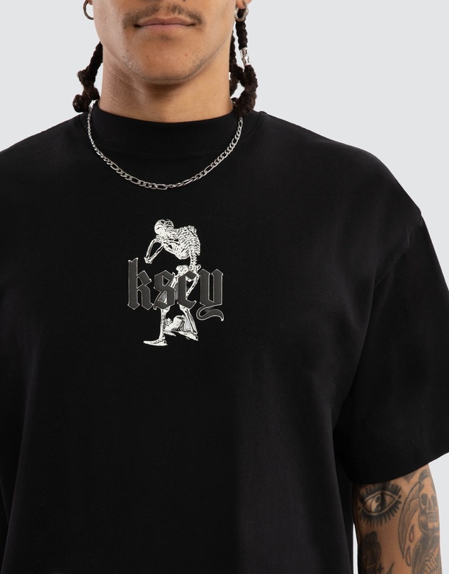 Kiss Chacey - Intertwined Street Tee