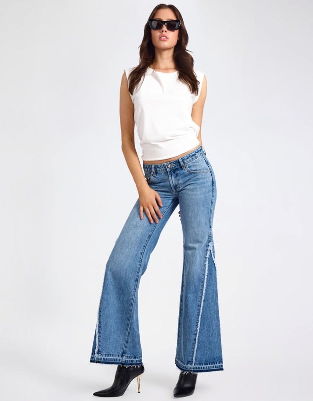 ONE TEASPOON - Johnnies Low Waist Wide Leg Flared Denim Jeans - Pretty Blue