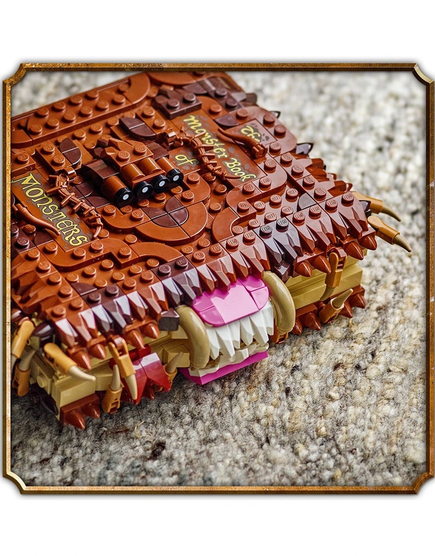 LEGO - 76449 Chomping Monster Book of Monsters