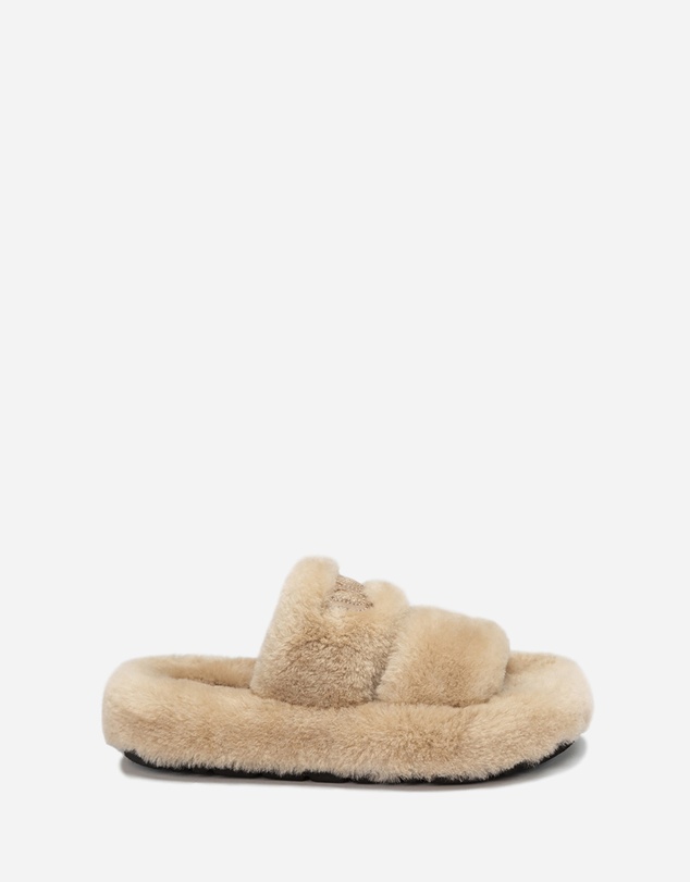 Ozwear Connection Uggs - Ugg Signature Shearling Slippers