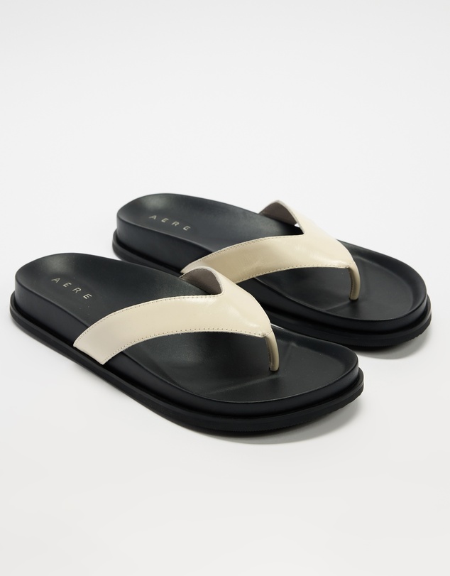 AERE - Leather Footbed Thongs