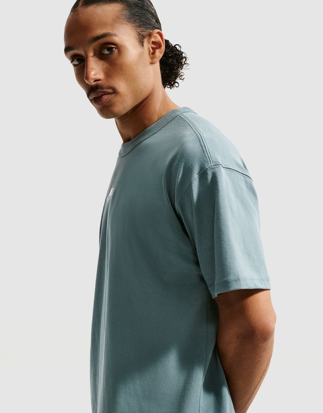 Nike - Sportswear Premium Essentials T-Shirt