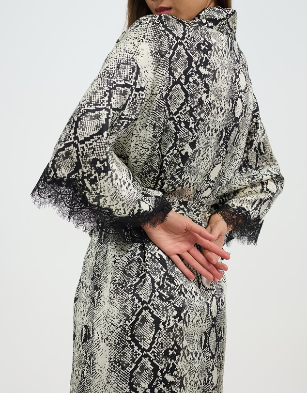 Sainted Sisters - Scarlett Silk Kimono