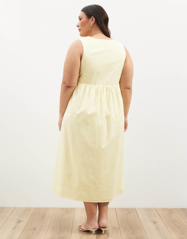 Atmos&Here Curvy - Louisa V-Neck Midi Dress