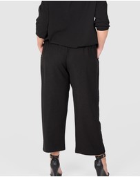 Love Your Wardrobe - Livia Crop Straight Leg Pants