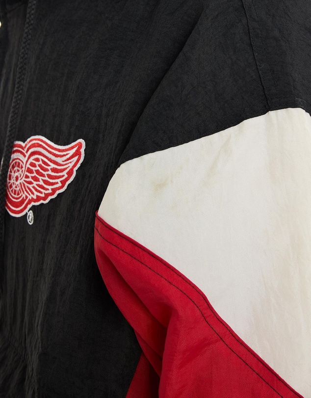 Vintage by The Real Deal - Pre Loved - 90s Logo 7 NHL Detroit Red Wings Puffer Jacket