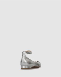 Beau Coops - Rainier Ballerinas