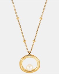 Dower & Hall - Women's Open Circle & White Pearl Waterfall Pendant In Gold Vermeil