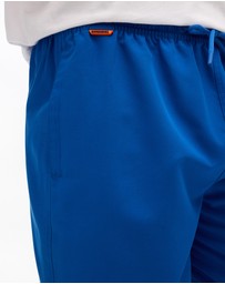Superdry - Essential 17