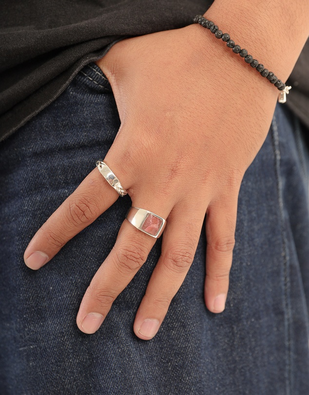 Kuzzoi - ICONIC EXCLUSIVE - Rhodochrosite Signet Ring in 925 Silver